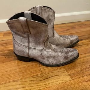 Ankle cowgirl boots!